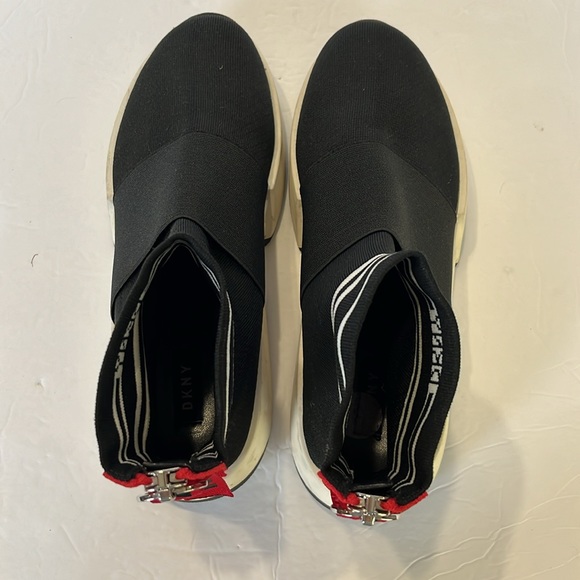 DKNY Sneaker Booties Black with Red Zipper backs Size 8.5 - Picture 4 of 8